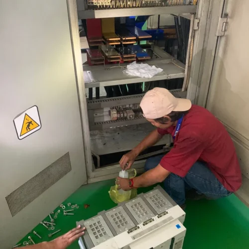 Jasa Service ACB (Air Circuit Breaker)